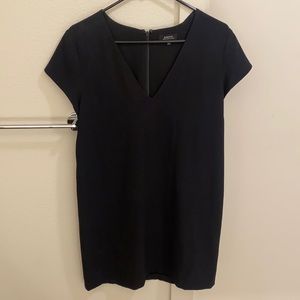 Aritzia Barton black v neck dress size 10